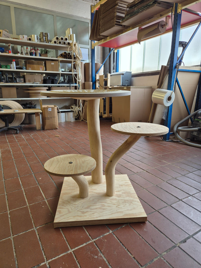 RESERVIERT - Naturkratzbäume KA086 Kratzbaum Natur Holz Design Katzenbaum