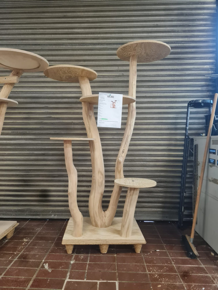 RESERVIERT - Outdoor Naturkratzbaum KA083 Kratzbaum Natur Holz Design 175 cm hoch Katzenbaum