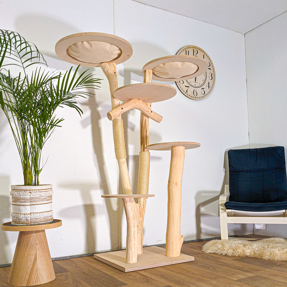 RESERVIERT - Naturkratzbaum 4548 Kratzbaum Natur Holz Design 165 cm hoch Katzenbaum
