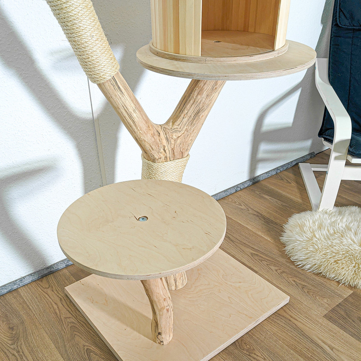 Naturkratzbaum 4577 Kratzbaum Natur Holz Design 140 cm hoch Katzenbaum