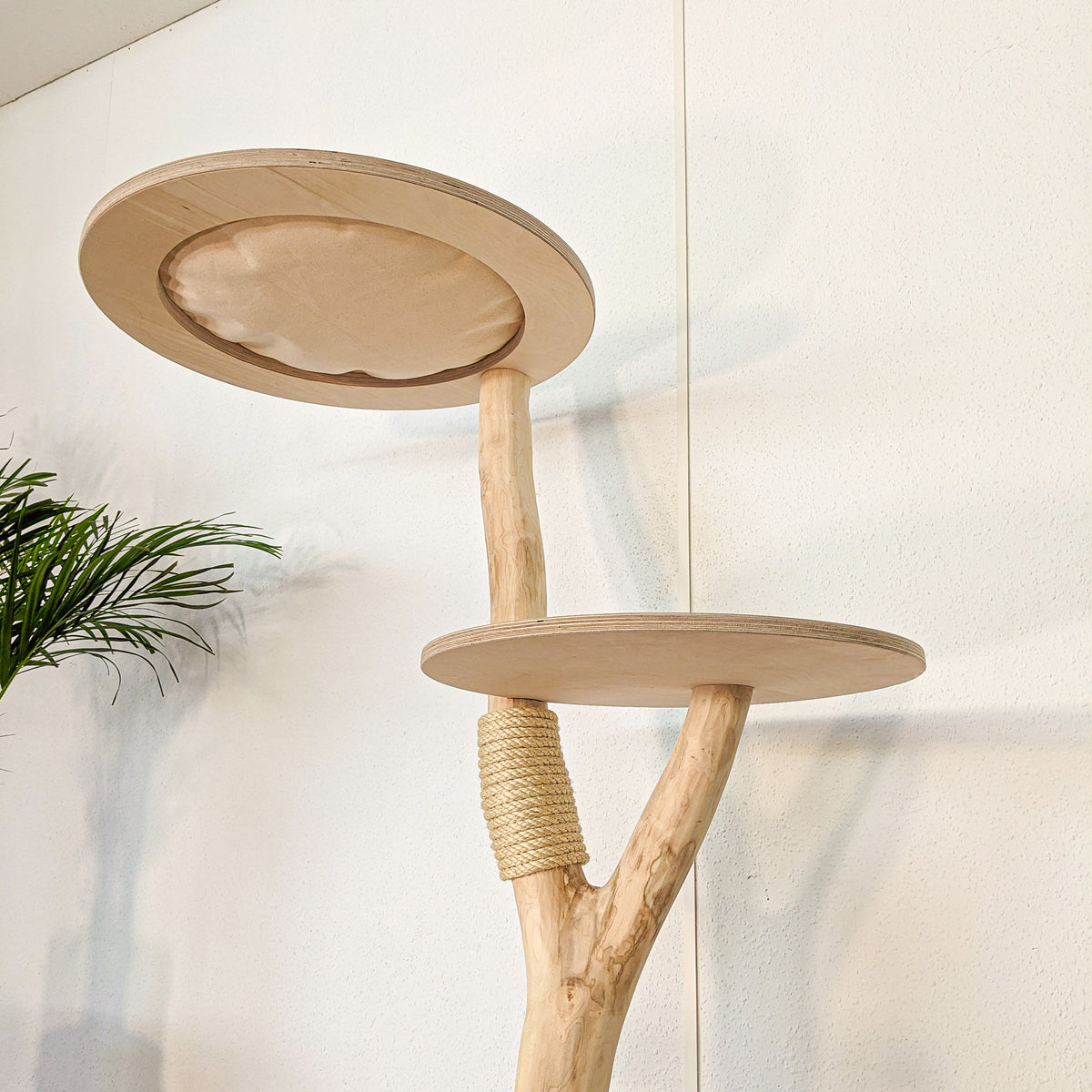 Naturkratzbaum 4610 Kratzbaum Natur Holz Design 150 cm hoch Katzenbaum