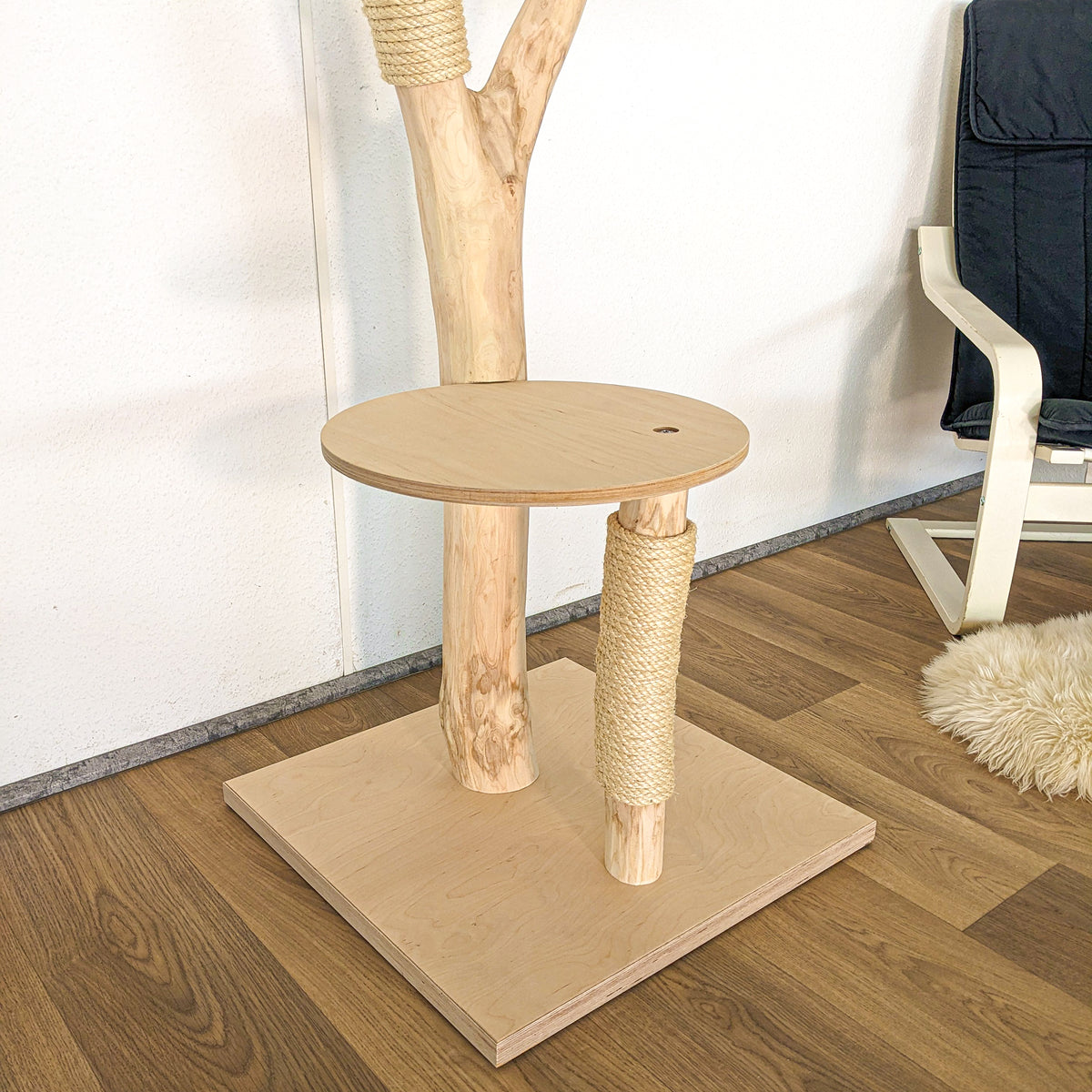 Naturkratzbaum 4610 Kratzbaum Natur Holz Design 150 cm hoch Katzenbaum