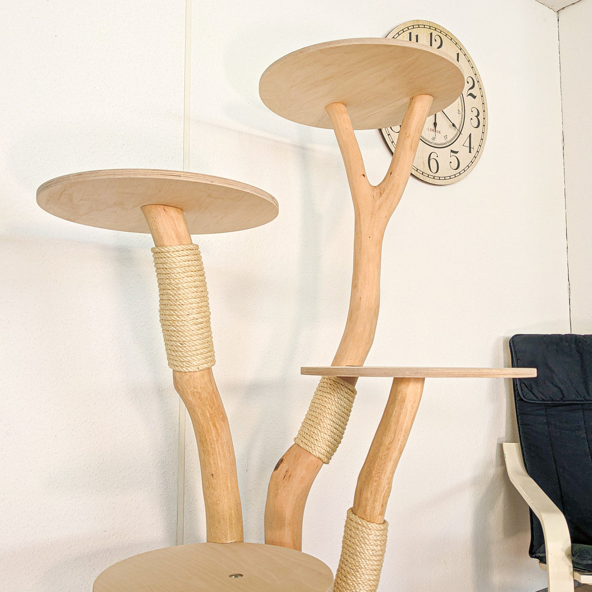 Naturkratzbaum 4611 Kratzbaum Natur Holz Design 158 cm hoch Katzenbaum