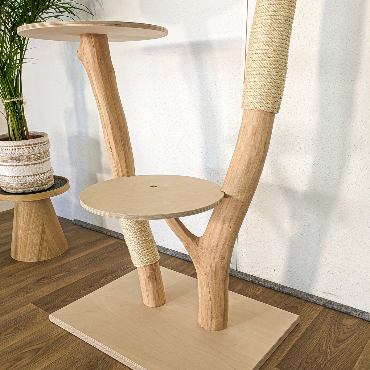 Naturkratzbaum 4615 Kratzbaum Natur Holz Design 147 cm hoch Katzenbaum