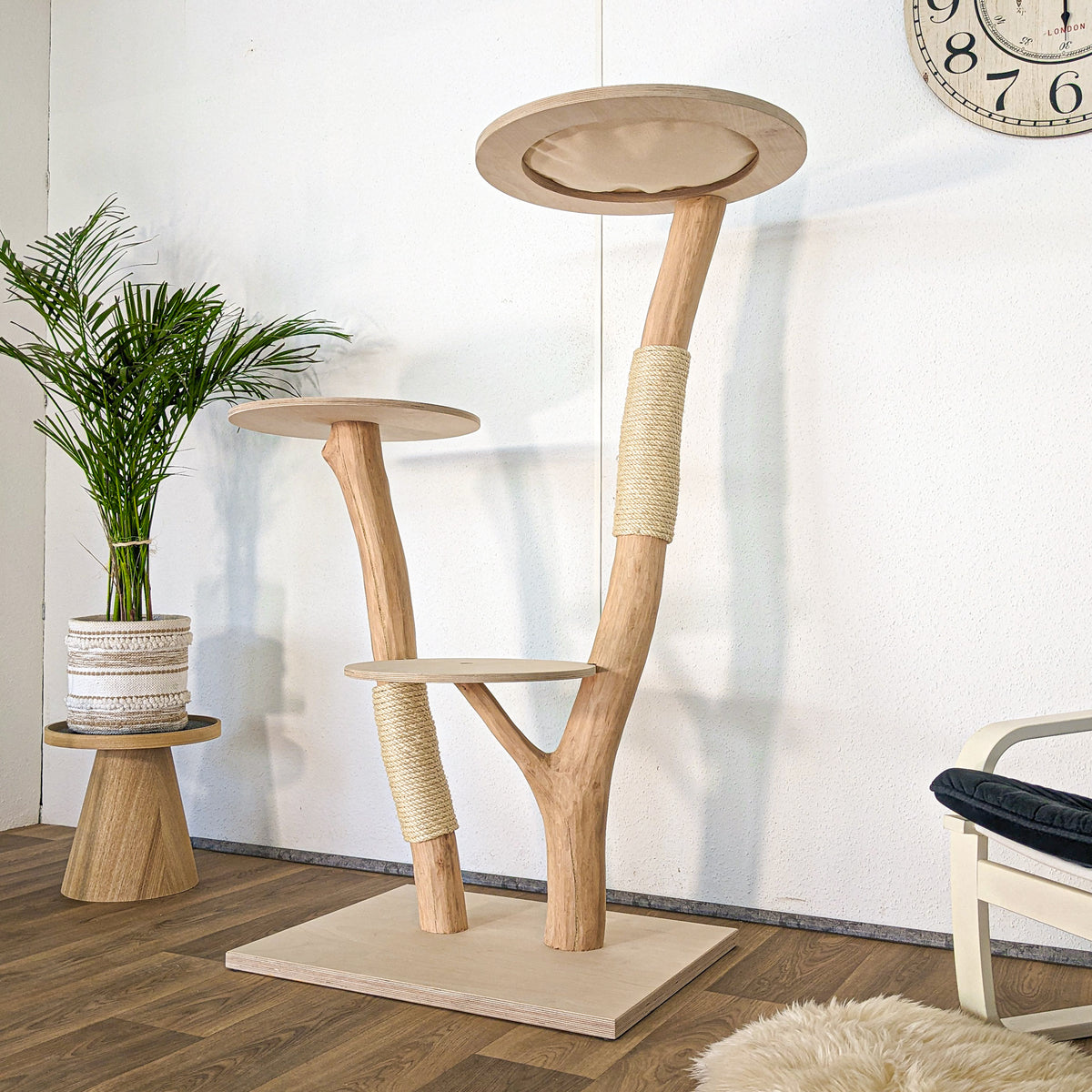 Naturkratzbaum 4615 Kratzbaum Natur Holz Design 147 cm hoch Katzenbaum