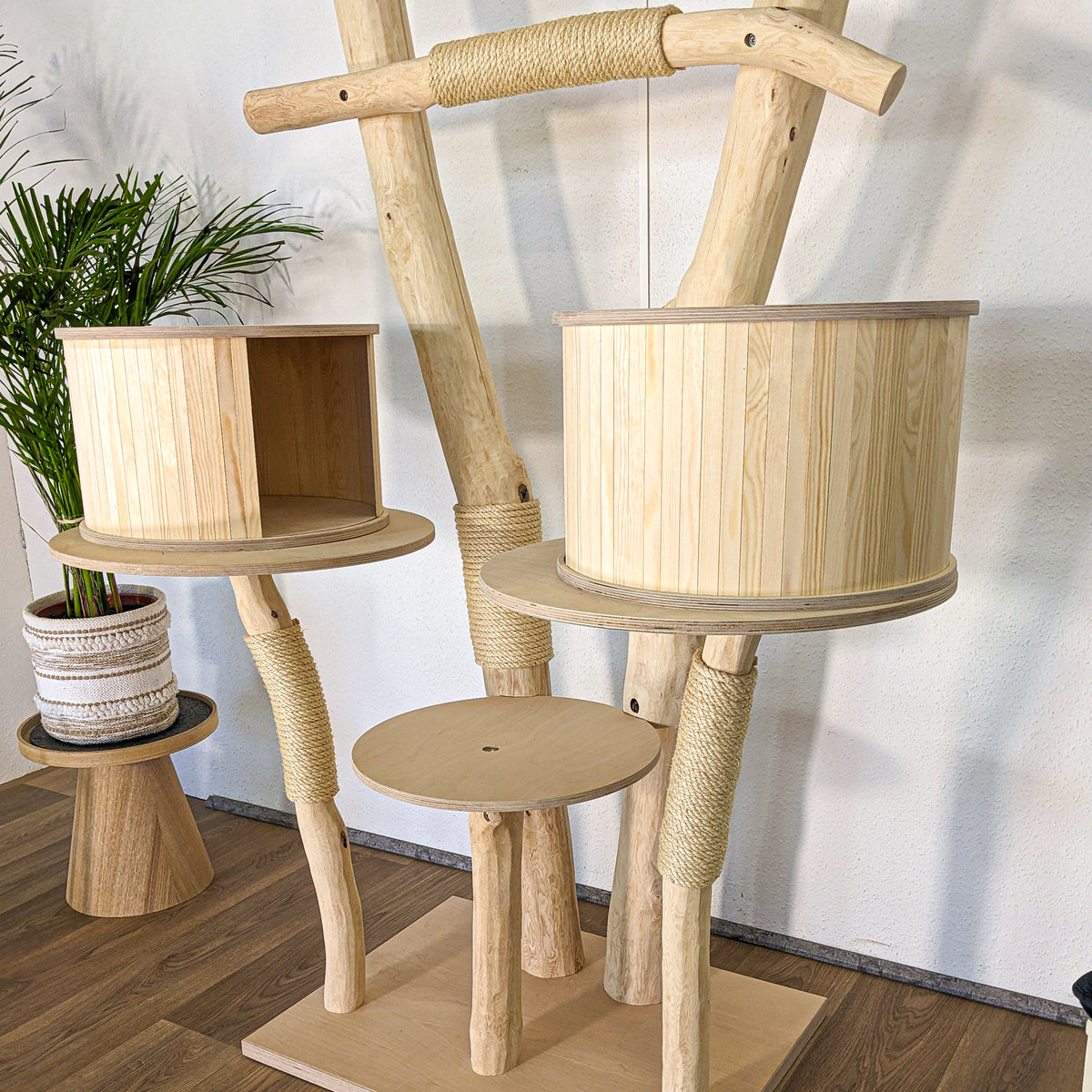 Naturkratzbaum 4618 Kratzbaum Natur Holz Design 180 cm hoch Katzenbaum