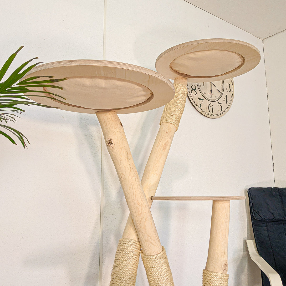 Naturkratzbaum 4620 Kratzbaum Natur Holz Design 170 cm hoch Katzenbaum