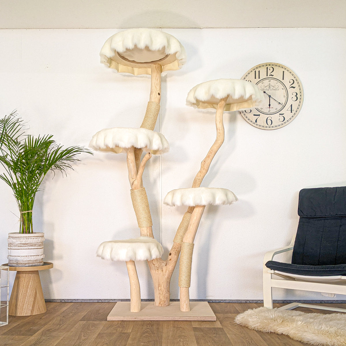 RESERVIERT - Naturkratzbaum 4624 Kratzbaum Natur Holz Design 209 cm hoch Katzenbaum