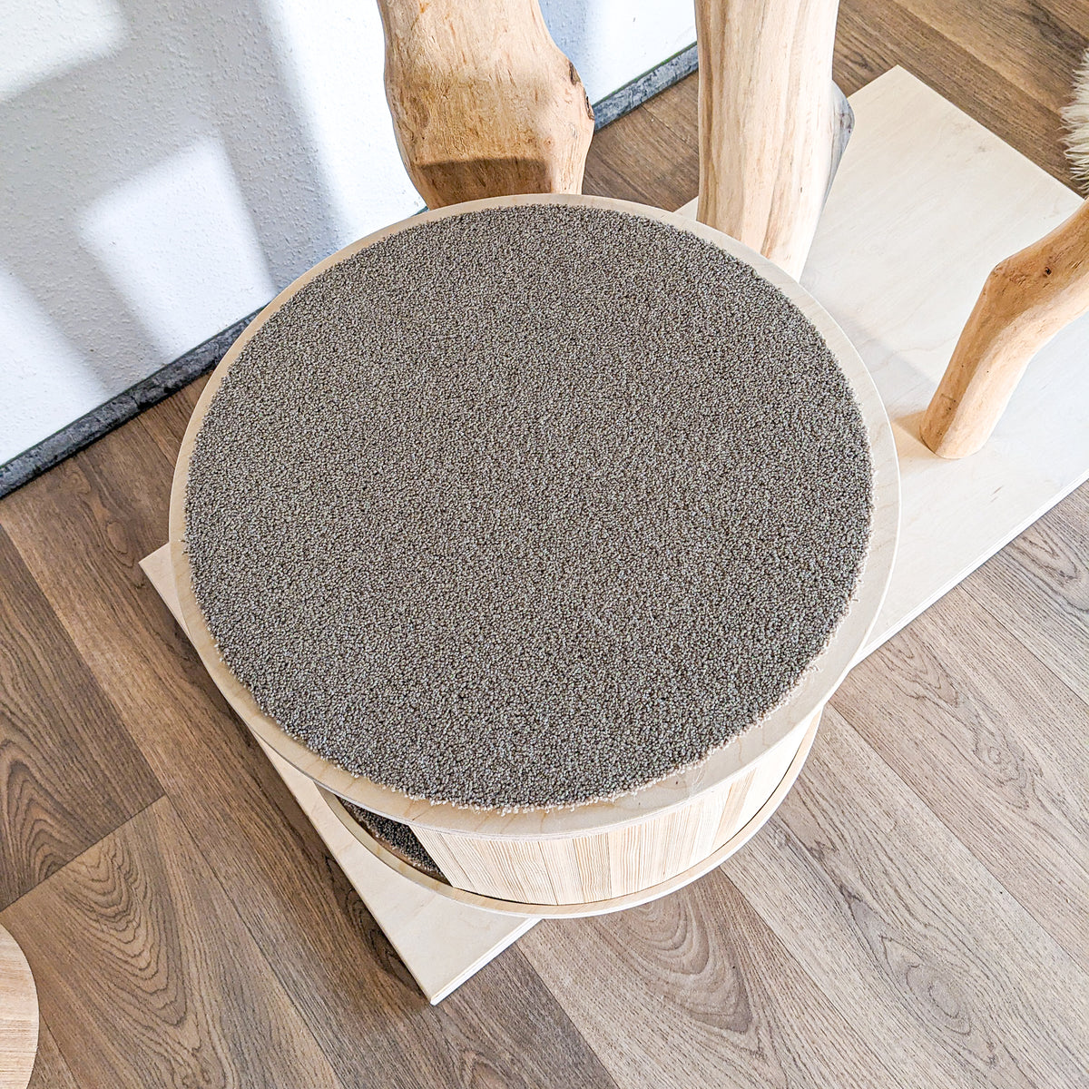 RESERVIERT - Naturkratzbaum KA082 Kratzbaum Natur Holz Design 175 cm hoch Katzenbaum